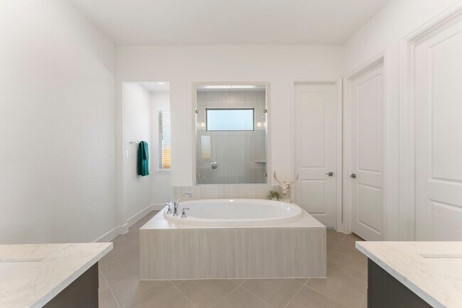 Building Photo - 26545 Pioneer Pointe Ct