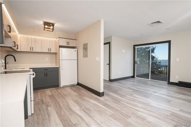 Building Photo - 8-12 South Blvd