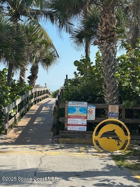 Building Photo - 7101 Ridgewood Ave