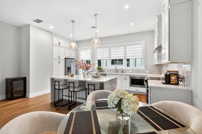 Building Photo - 2641 Mackintosh Ct