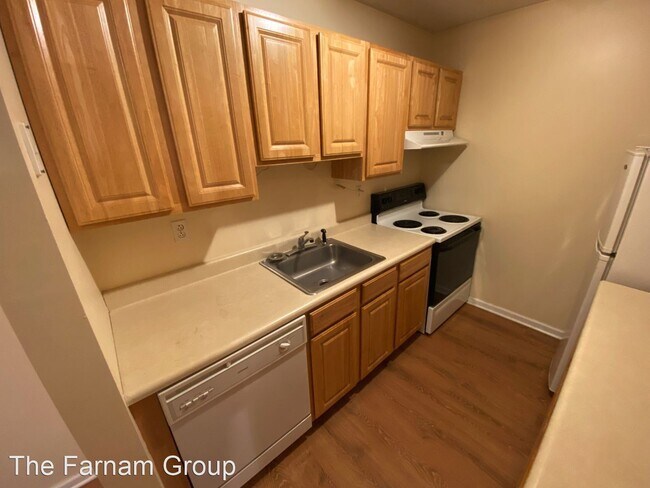 Building Photo - 1 br, 1 bath House - 63 Glade Street A2