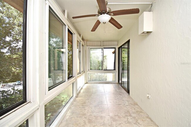 Building Photo - 610 Cranes Way