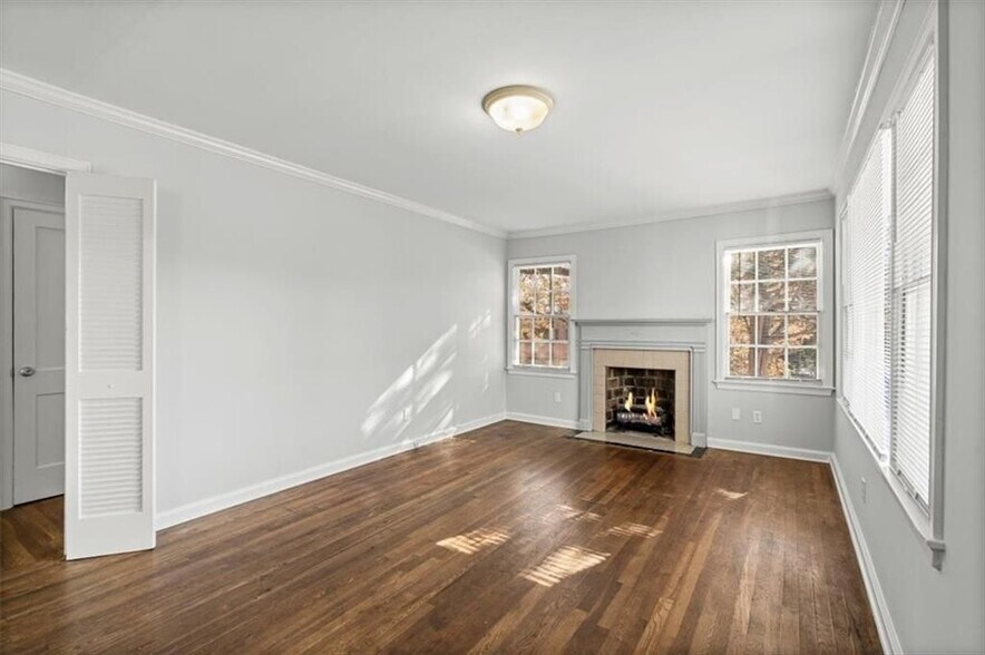 Building Photo - 449 10th St NW