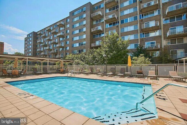 Building Photo - 350 G St SW