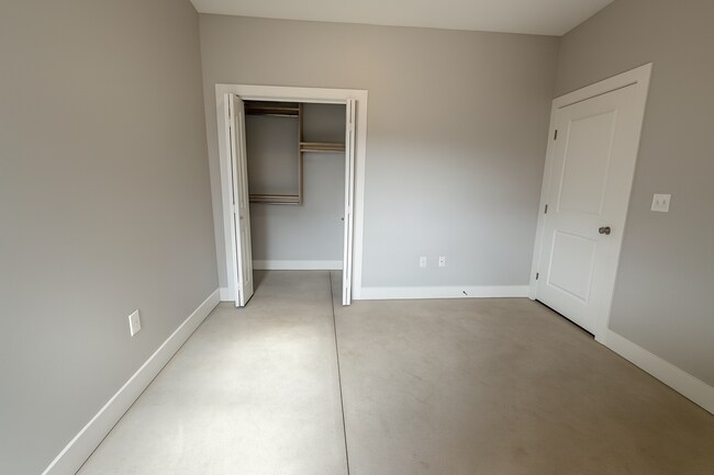 Building Photo - 2518/20 W 55th