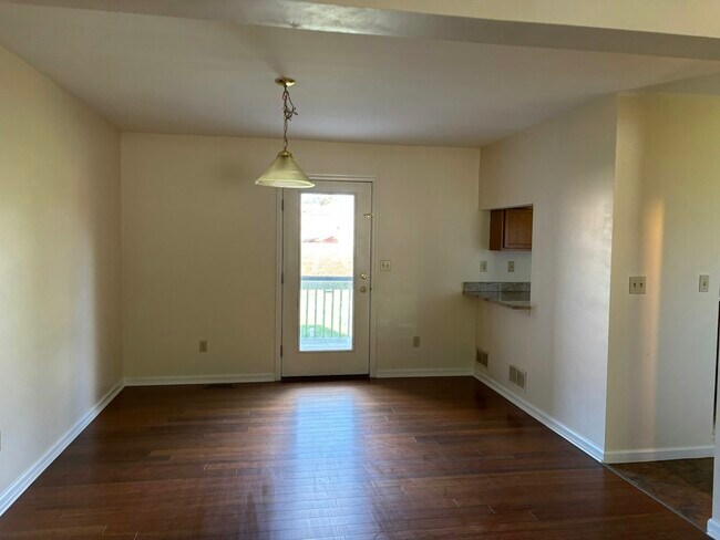 Building Photo - 108 Glen Combe Cir