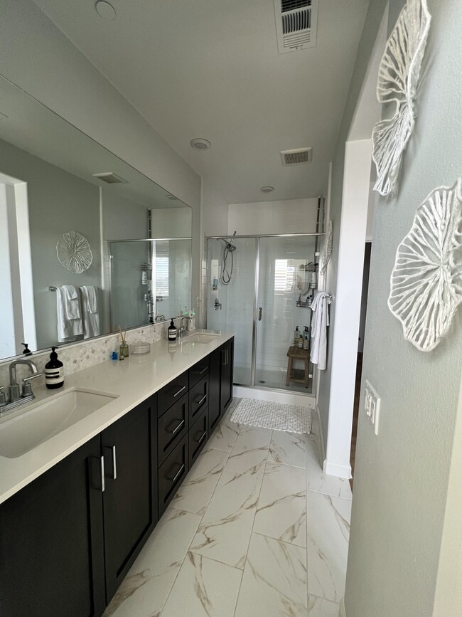 Building Photo - 1233 Sunrise Vw