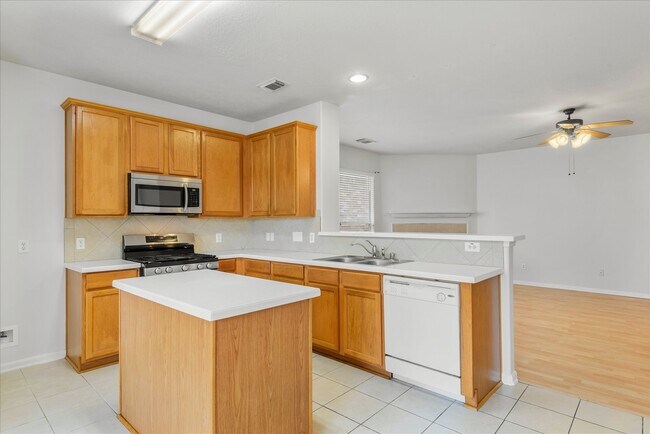 Building Photo - 20214 Sendera Oaks Ln