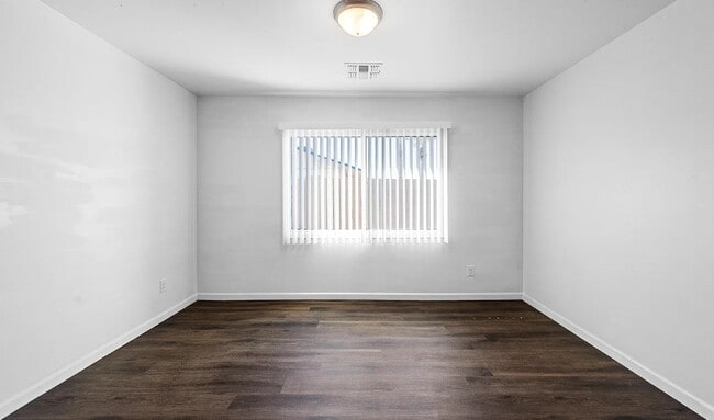 Building Photo - 1720 E Hermosa Dr