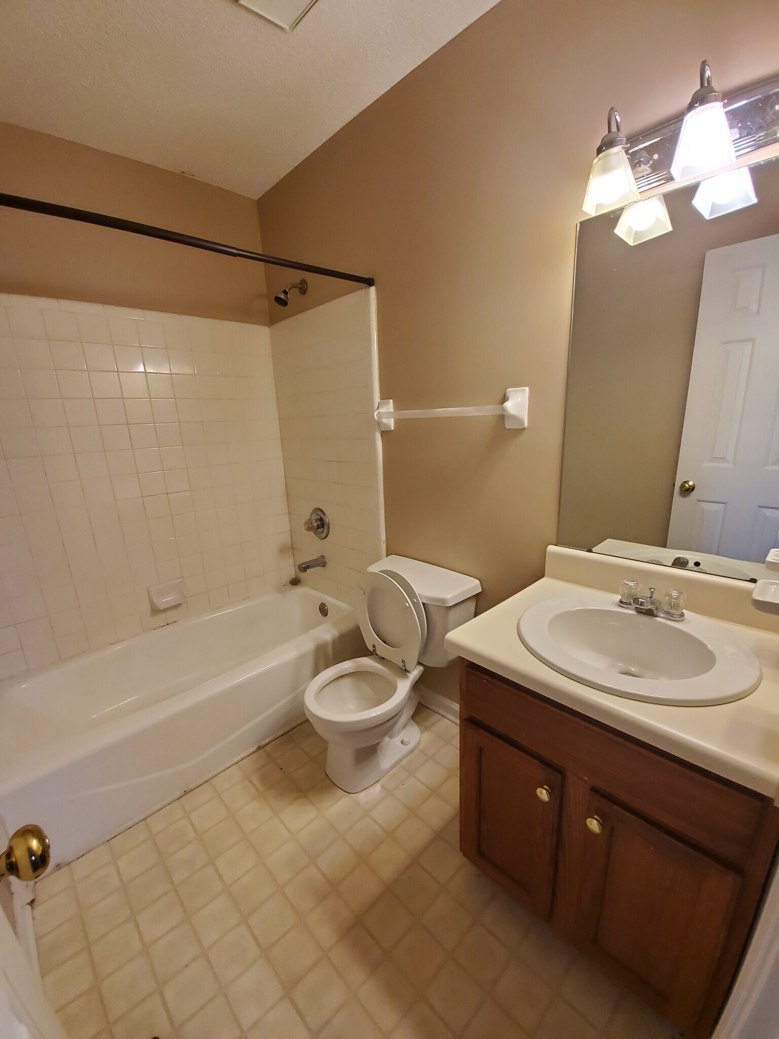 Building Photo - 4736 Cheshire Cir