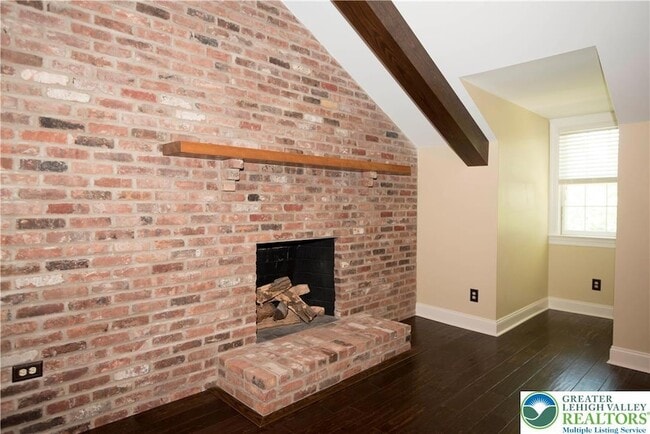 Building Photo - 1528 Wethersfield Dr