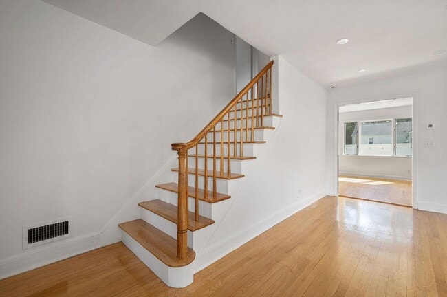 Building Photo - 82 Linden Ave