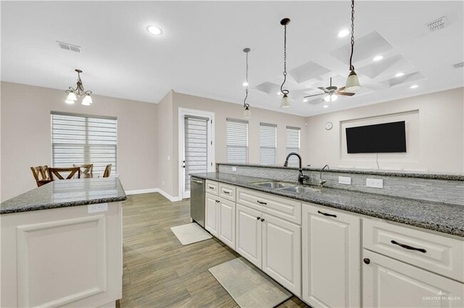 Building Photo - 33 Colvin Ave