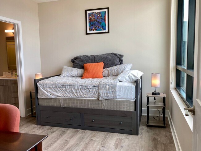 Building Photo - Gorgeous 2 Bedroom Condo in Oxon Hill!