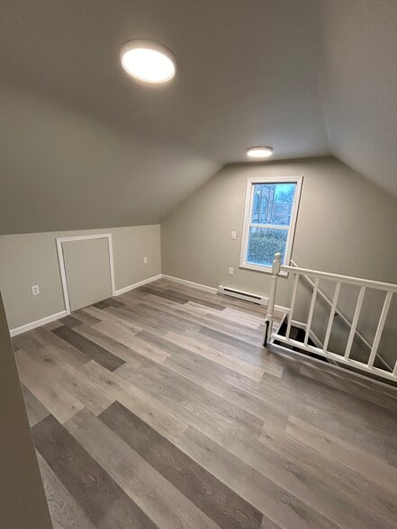 2nd Fl - 1118 Kellogg Ave