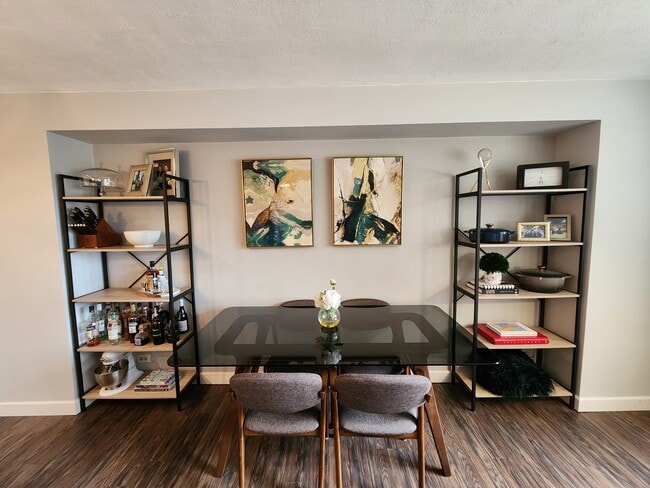 Dining Area - 3950 N Lake Shore Dr