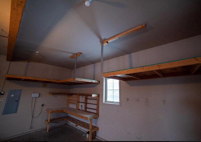 Building Photo - Gorgeous Single Family Home for Rent in Valley West Neighborhood! Near parks and ponds!