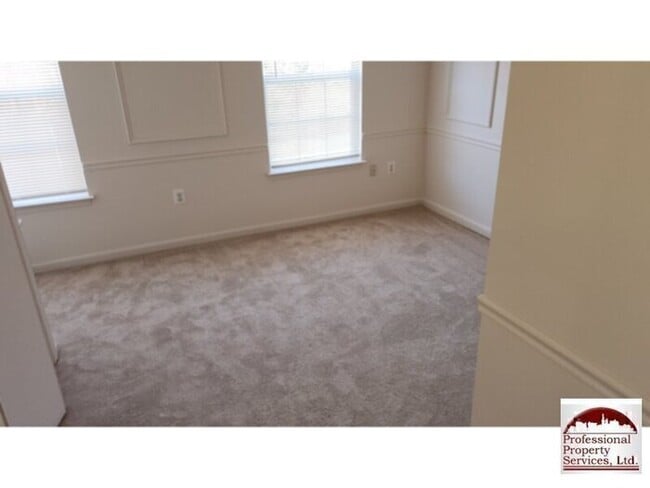 Building Photo - Beautiful 3 Level Townhouse In The Heart Of Frederick!