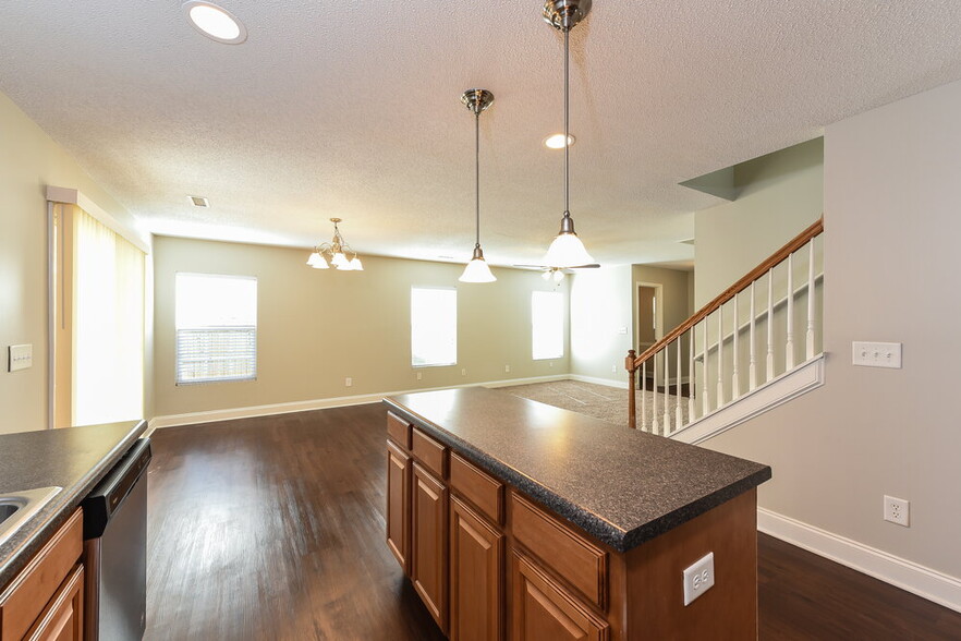 Building Photo - 6542 Guard Hill Dr