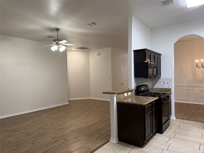 Building Photo - 958 Oak Glen Dr