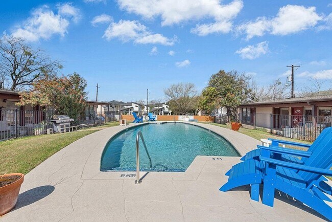 Building Photo - 5601 Woodrow Ave