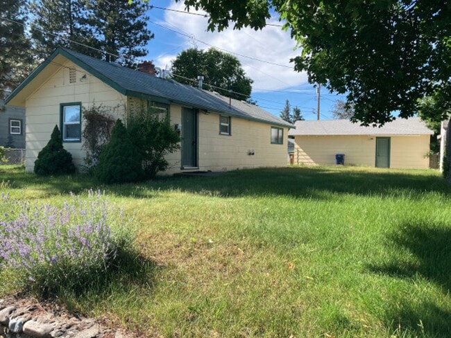 Building Photo - Shadle Area Home