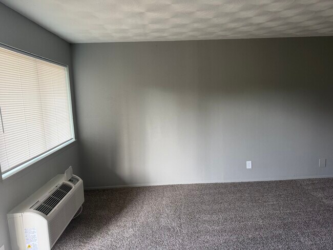 Building Photo - Pine Street Terrace