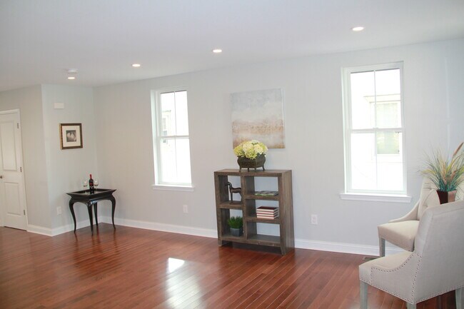 Building Photo - 55 Franklin Ave