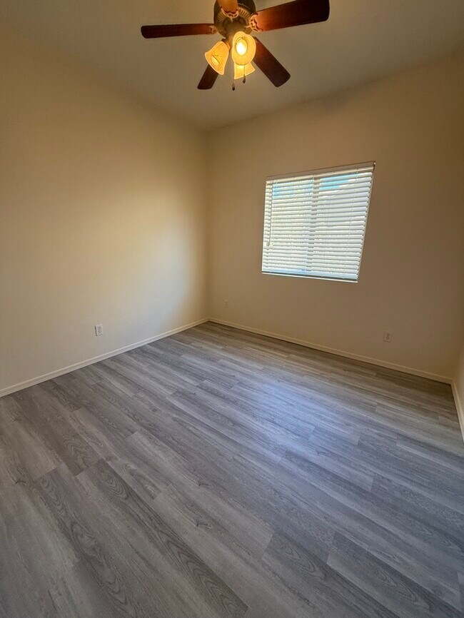 Building Photo - HOUSE FOR RENT