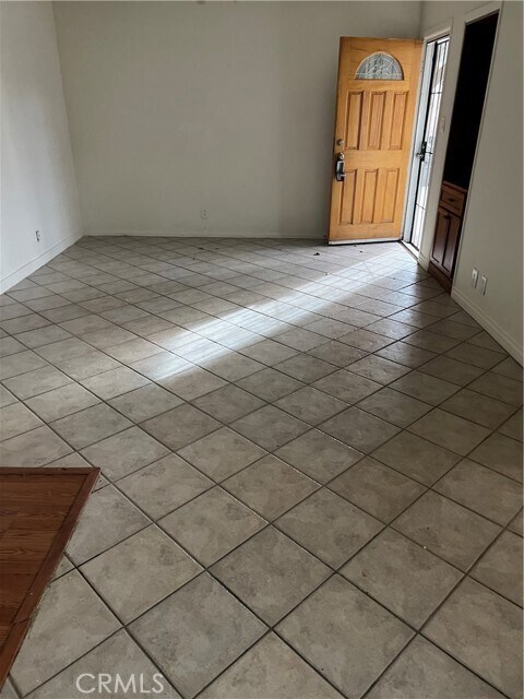 Building Photo - 44078 Cedar Ave