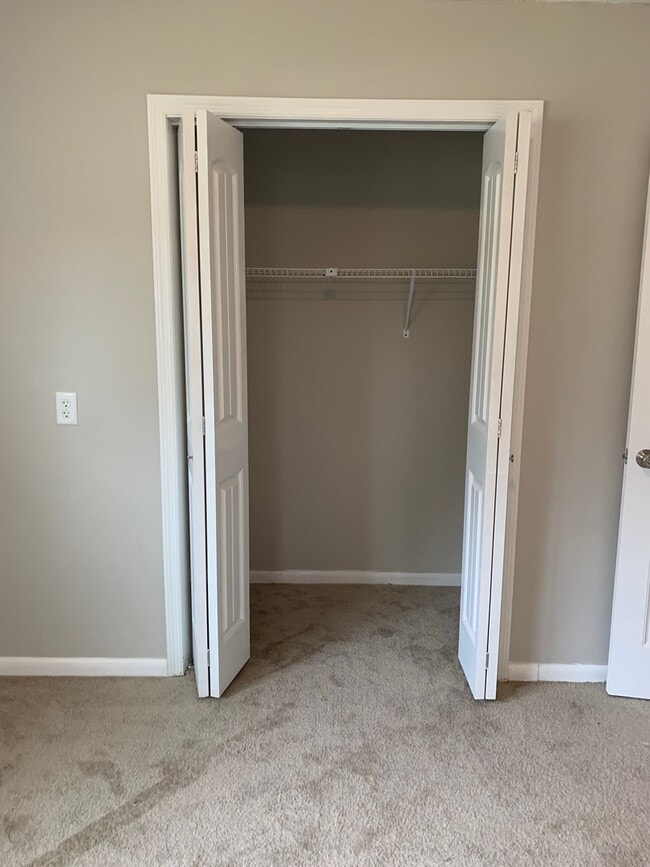 Building Photo - *NEWLY REMODELED*