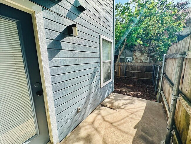 Building Photo - 8814 Schick Rd