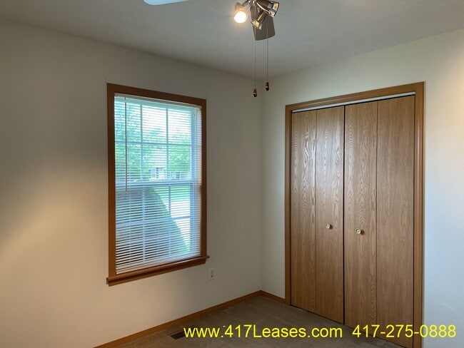 Building Photo - 1713 Windmill Way