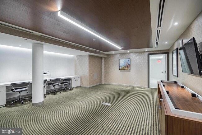 Building Photo - 8360 Greensboro Dr