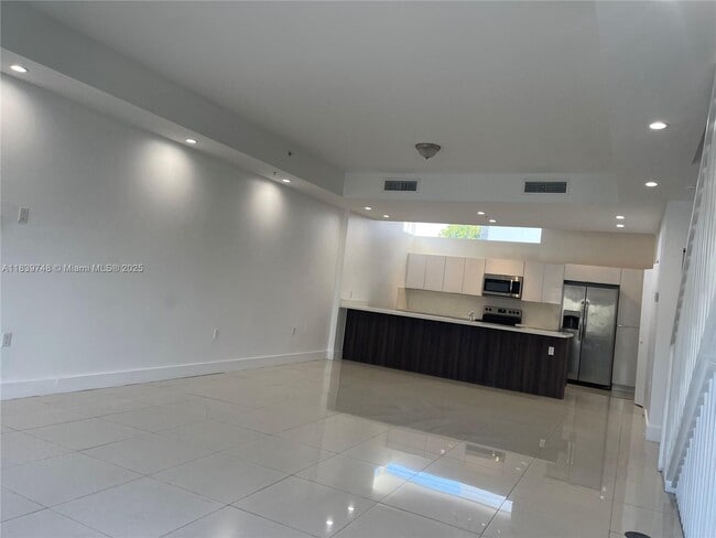 Building Photo - 1813 Madison St