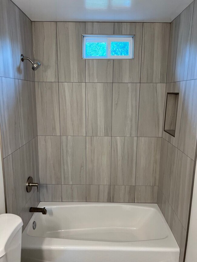 Building Photo - West 10th Escondido Triplex