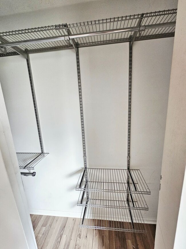 Building Photo - COMING SOON! 2BR Townhome in Clintonville near OSU – W/D, Parking, Pet Friendly