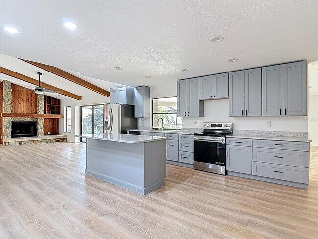 Building Photo - 4072 Belmoor Dr