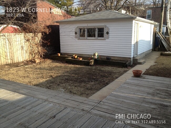 Building Photo - 1823 W Cornelia Ave