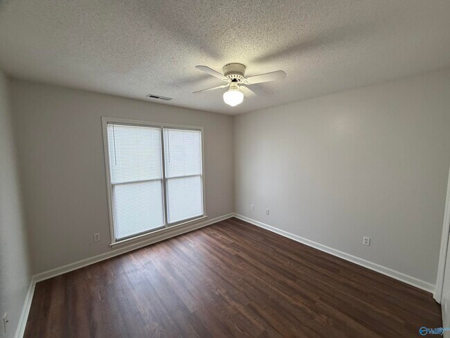 Building Photo - 3029 Battlement Rd SW