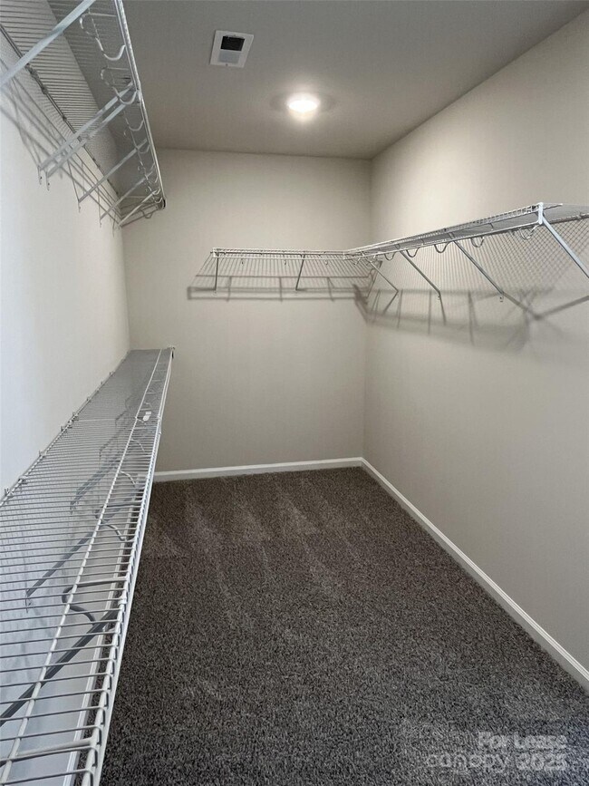 Building Photo - 3863 County Down Ave