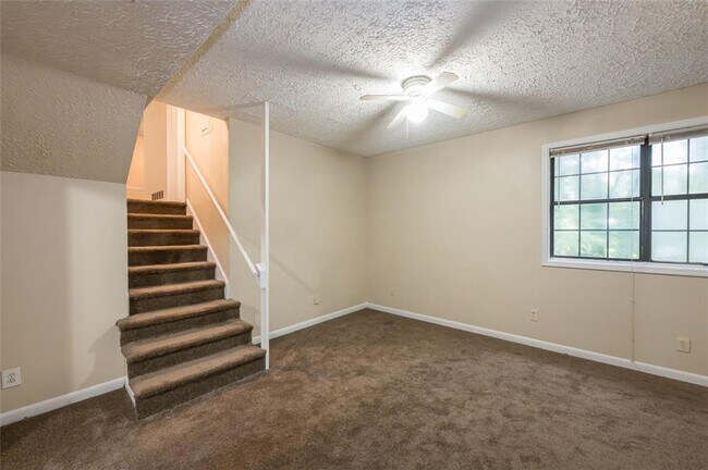 Building Photo - 3038 Courtney Dr