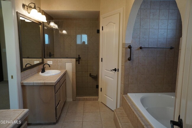 Building Photo - 6693 Capitan Ridge
