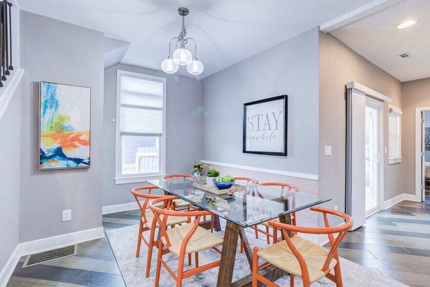 Building Photo - 373 E Morris St