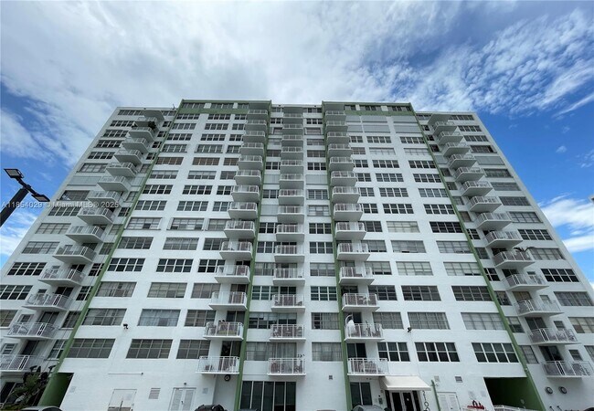 Building Photo - 2100 Sans Souci Blvd