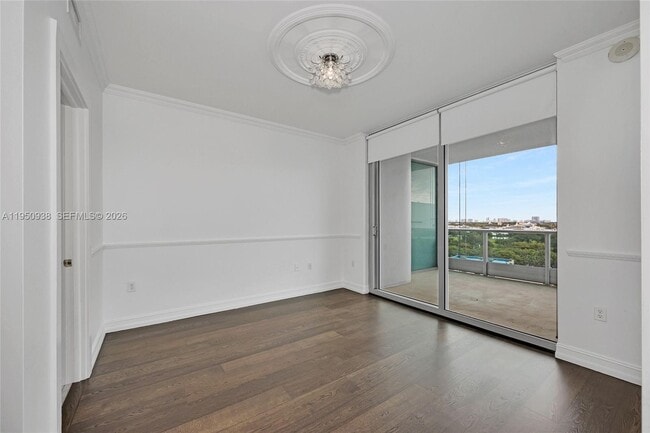 Building Photo - 900 Biscayne Blvd