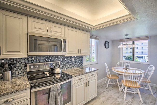 Building Photo - 6265 Midnight Pass Rd