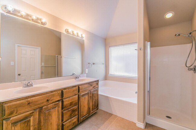 Building Photo - Single story 4 bedroom in Marine Creek Ranch
