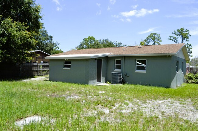 Building Photo - 1060 E Patrick Cir