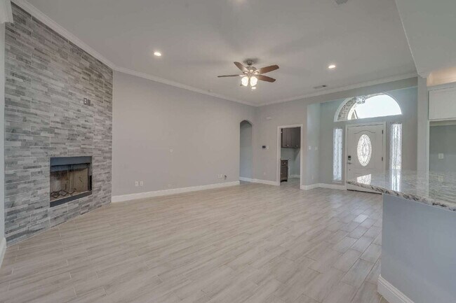 Building Photo - Stunning 3-bedroom, 2-bathroom home on an over-sized lot in Aledo ISD!